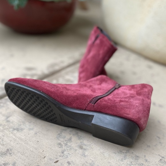 Aerosoles burgundy, suede boots practically new - Picture 4 of 6